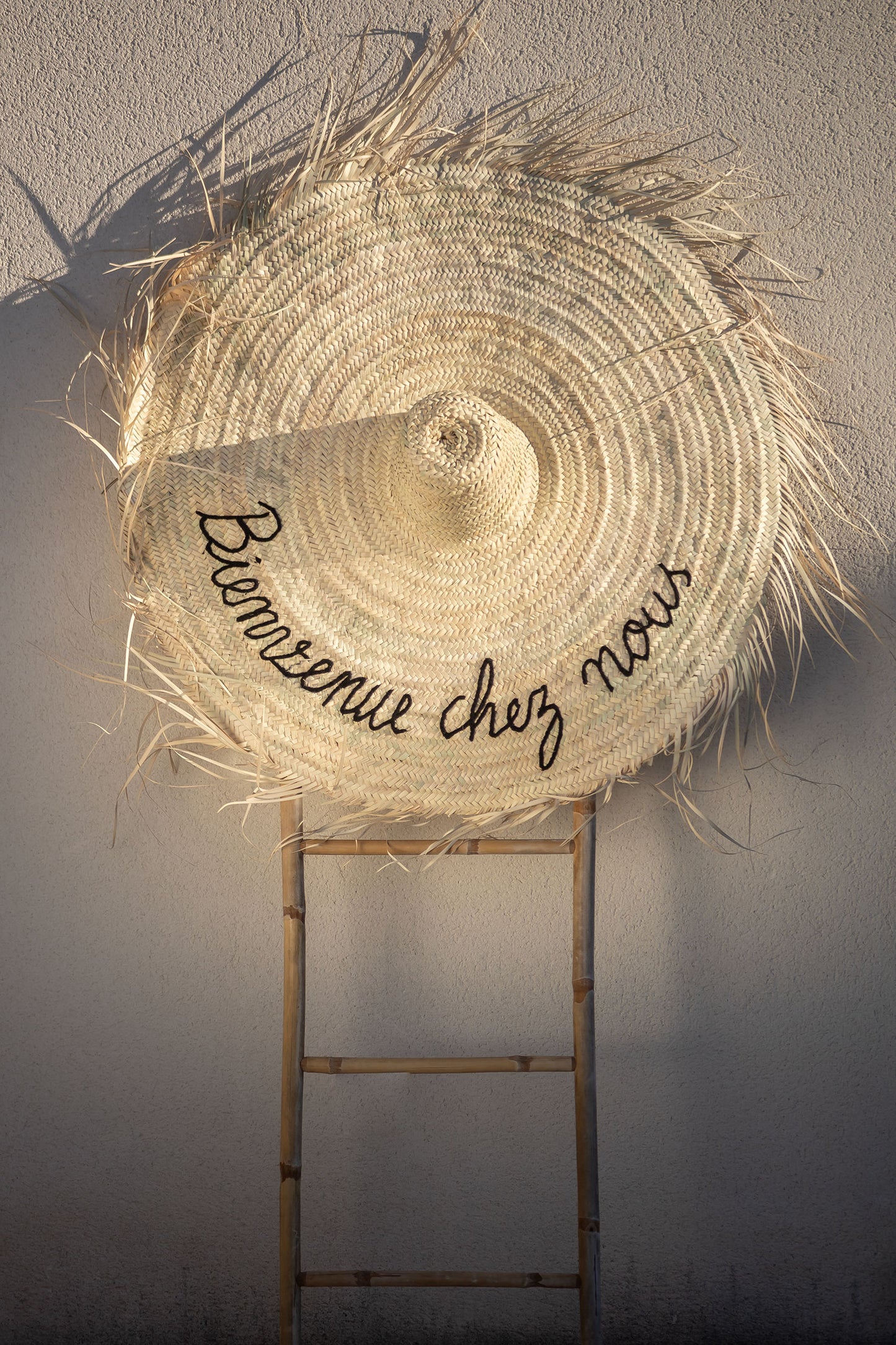 Chapeau décoratif "Bienvenue chez nous"