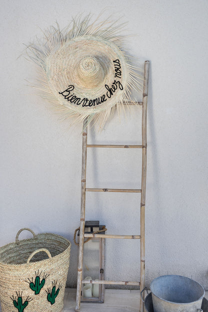 Chapeau décoratif "Bienvenue chez nous"